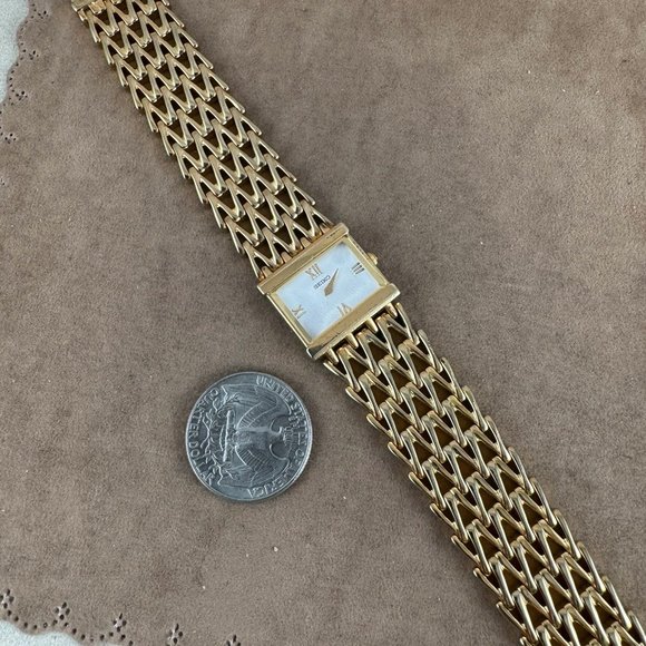 Vintage Seiko Gold Tone Watch with Bright Polish Gold Mesh Bracelet - Picture 8 of 10